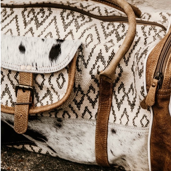 NWT Myra Leather Hair On Hide Duffle Bag Weekender - Picture 3 of 5